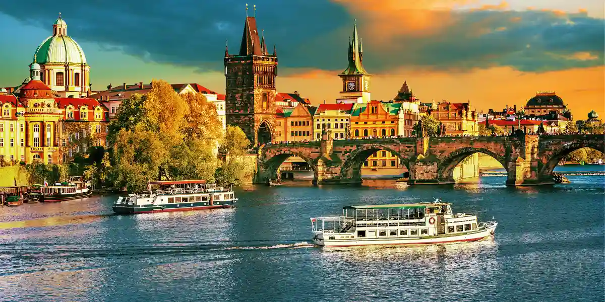 https://todus.blob.core.windows.net/hotelimage/package/slider/prague_2.webp