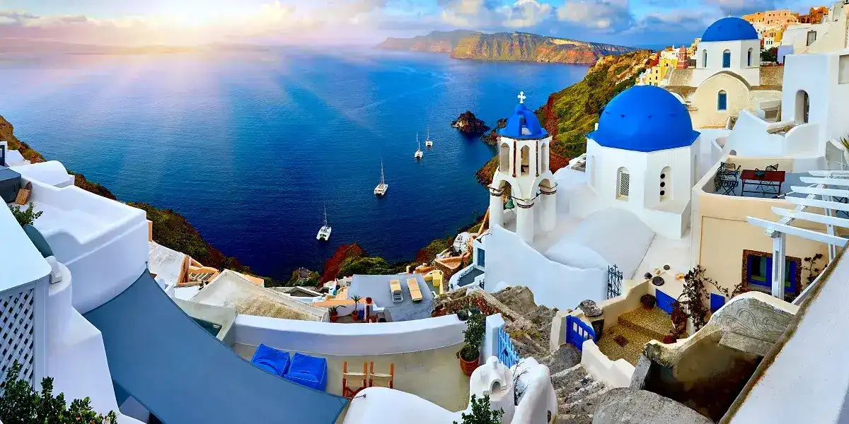 https://todus.blob.core.windows.net/hotelimage/package/slider/santorini.webp