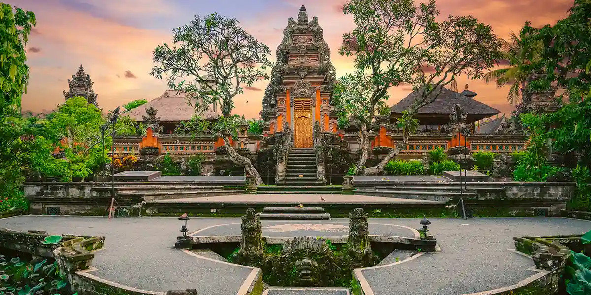 https://todus.blob.core.windows.net/hotelimage/package/slider/ubud-bali3.webp