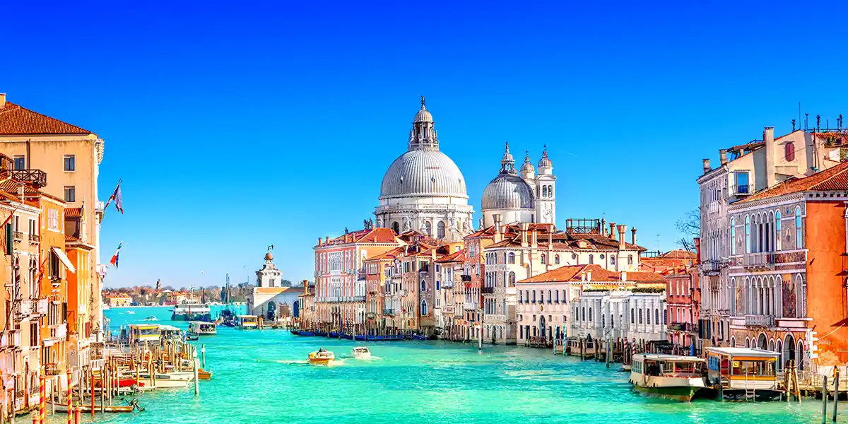 https://todus.blob.core.windows.net/hotelimage/package/slider/venice.webp