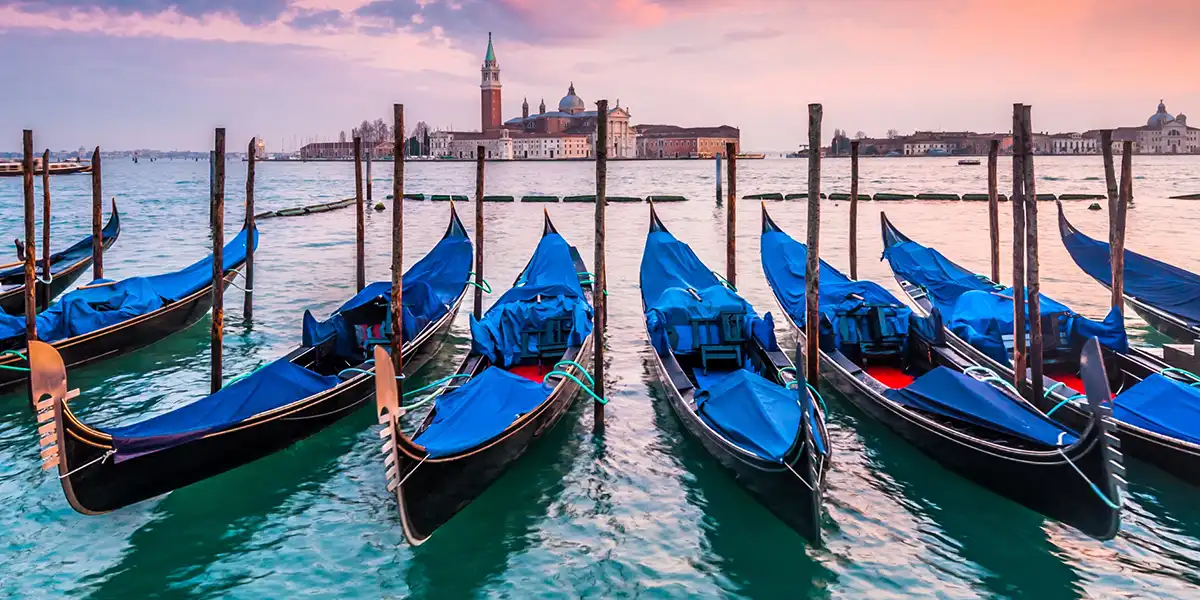 https://todus.blob.core.windows.net/hotelimage/package/slider/venice01.webp